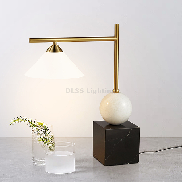 Modern Art Indoor Coffee Shop Fancy Iron Marble Small Led Desk Light Table Lamp